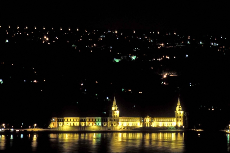 Sen İstanbul Kokardın Sen İstanbul Kokardın