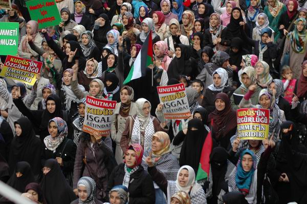 Taksim Çınladı: “Mescid-i Aksa Onurumuzdur!”