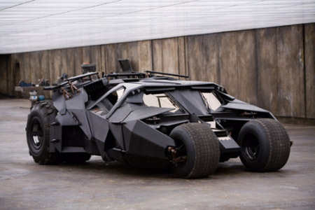 Batmobil'den esinlenen arazi aracı