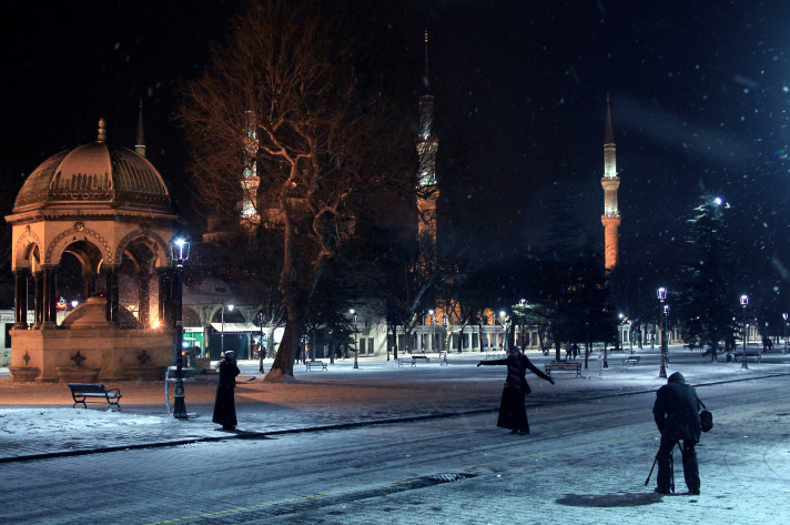 Sultanahmette kar gecesi