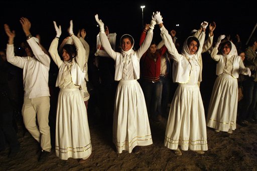İrandaki Zerdüstlerin ates ayini fotograflari