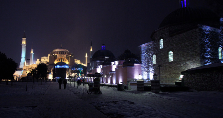 Sultanahmette kar gecesi