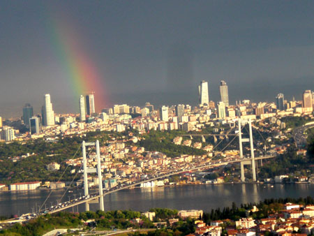 İstanbul bu sabah gökkuşağı ile uyandı
