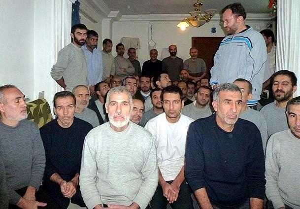 2 bin 130 sivil tutuklu serbest bırakılıyor 2 bin 130 sivil tutuklu serbest bırakılıyor