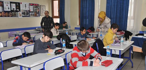 Üsküdarlı Çocuklar Üniversiteli Oluyor Üsküdarlı Çocuklar Üniversiteli Oluyor