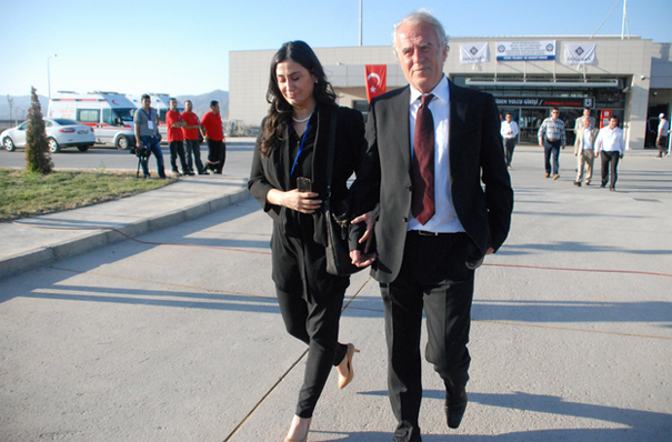 Şırnak'ta Erdoğan'ı karşılayan sürpriz isim Şırnak'ta Erdoğan'ı karşılayan sürpriz isim