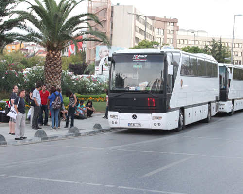 Silivri pankartları CHP minibüsü ile taşındı