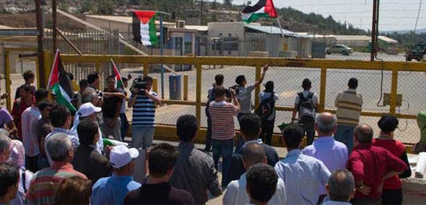 'Filistinli mahkumlara işkence ediliyor' 