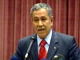 'Görevi ihmali af'a Arınç savunması 