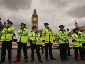 İngiltere´de Londra polisine operasyon 