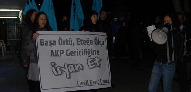 Öğrencilerden serbest kıyafet tepkisi