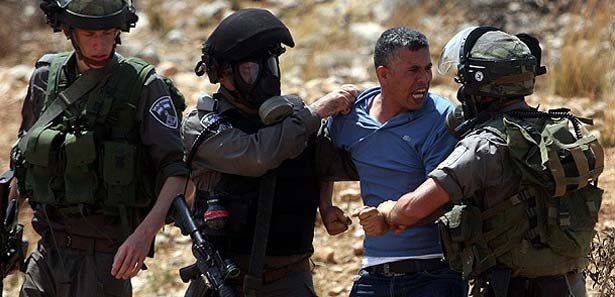 İsrail, 11 Filistinli'yi gözaltına aldı 