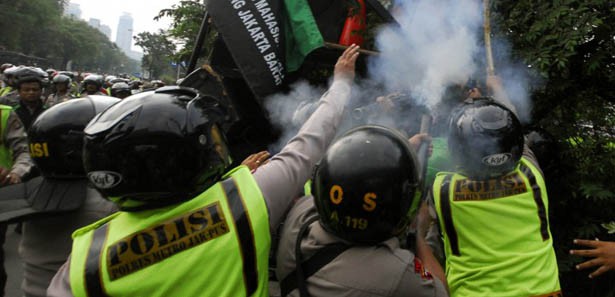 İsrail, Filistinli milletvekilini gözaltına aldı