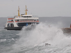 İstanbul´da deniz ulaşımına kar engeli 