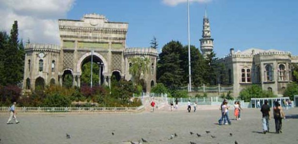 İstanbul Üniversitesi 4 ilin nüfusunu solladı 
