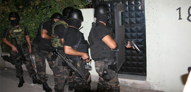 11 El Kaide üyesi 22 kilo patlayıcı ile yakalandı