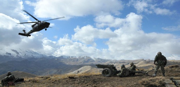 12 PKK'lının cesedi helikopterle alındı 
