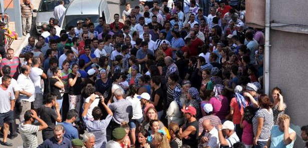 23 kişilik minbüs devrildi: 1 ölü, 38 yaralı