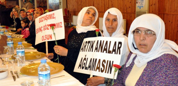 25 asker ile 25 PKK'lının ailesi bir araya geldi
