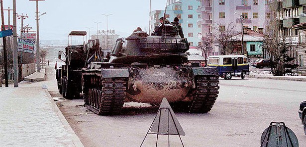 28 Şubat'ta tankları yürüten komutan konuştu
