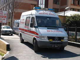 3 yaşındaki çocuğa çarpıp kaçtı 3 yaşındaki çocuğa çarpıp kaçtı