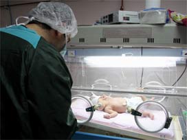 4 günlük bebek hastanede öldü