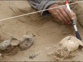 8 bin 500 yıllık infaz kazılarda ortaya çıktı 