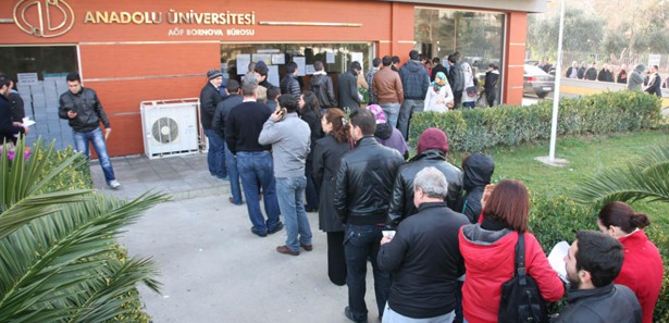 AÖF öğrencilerinin bütünlemenin kalkmasına tepkili