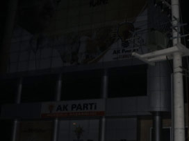 AK Parti il binası yanına ses bombası 