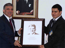 Abdullah Gül'e lazerle işlenmiş portre! 