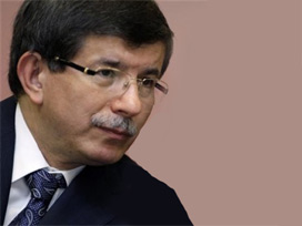 Abu Dabi'de Davutoğlu'na büyük ayıp 