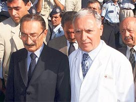 Adlî Tıp'ın Ecevit raporu şüpheleri artırdı