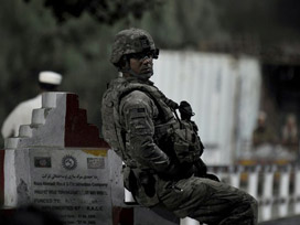 Afganistan´da 2 NATO askeri öldürüldü 