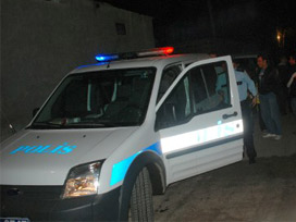 Ağrı'da polis otosuna bombalı saldırı 