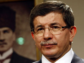 Ahmet Davutoğlu, Katar'a gitti 