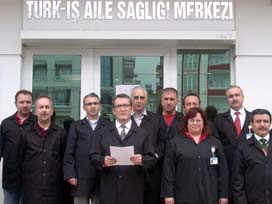 Aile hekimlerinden yönetmeliklere tepki Aile hekimlerinden yönetmeliklere tepki