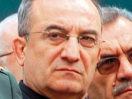 Albay Temizöz, hakimden silah istedi Albay Temizöz, hakimden silah istedi