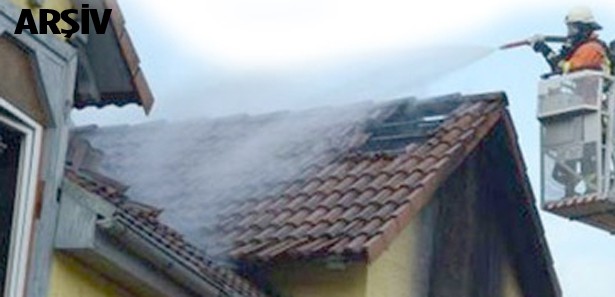 Almanya'da Türk ailenin evinde yangın çıktı 