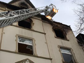 Almanya'da kızı ve torunları ölen annenin feryadı 