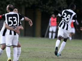 Altay PSG'yi gole boğdu: 6-0 