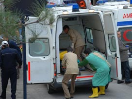 Ambulans otomobile çarptı: Bebek öldü 