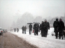 Ankaralılar karda böyle düştü  / 