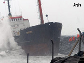 Antalya'da gemi karaya oturdu: 1 kayıp 