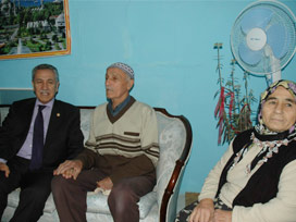 Arınç'tan idam edilen gencin ailesine ziyaret 
