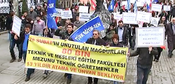 Atanamayan öğretmenlerden Taksim'de protesto 