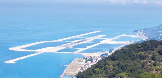 Avrupa'nın ilk deniz üstü havaalanı gün sayıyor 