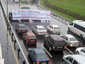 BBP'liler özür dileyerek yol kesip eylem yaptı 