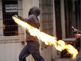 BDP İstanbul İl Başkanlığına molotoflu saldırı