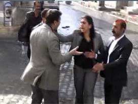 BDP'li Tuncel polise tokat attı