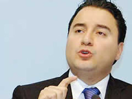 Babacan: Bankalar 'müşteri elime düştü' diyor 